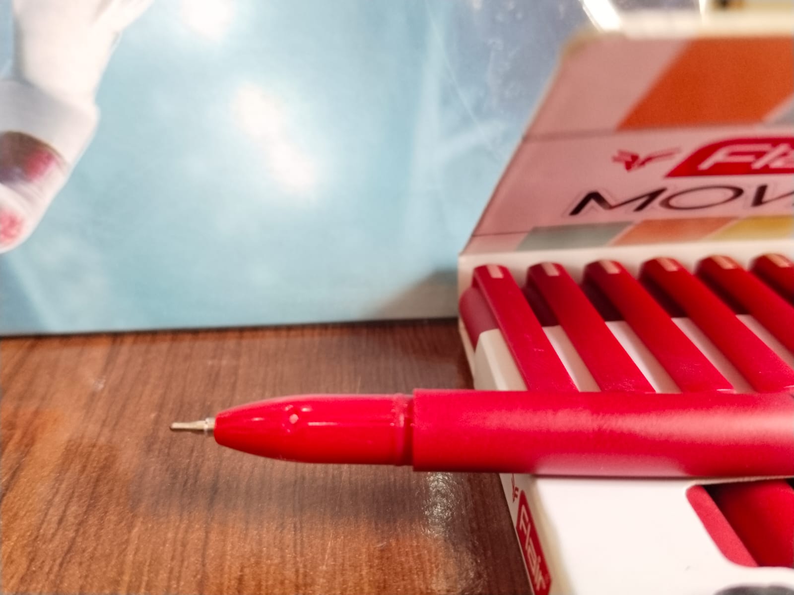 Flair Move Gel Pen (Red) - Image 3